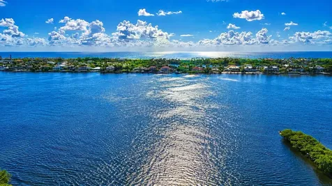 1200 Scotia Drive Hypoluxo FL 33462