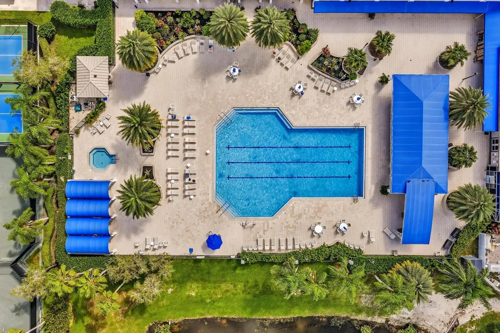 9589 Shadybrook Drive Boynton Beach FL 33437