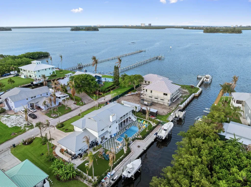 473 Peninsula Drive Fort Pierce FL 34946