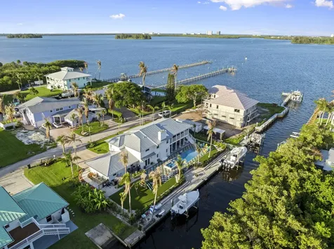 473 Peninsula Drive Fort Pierce FL 34946