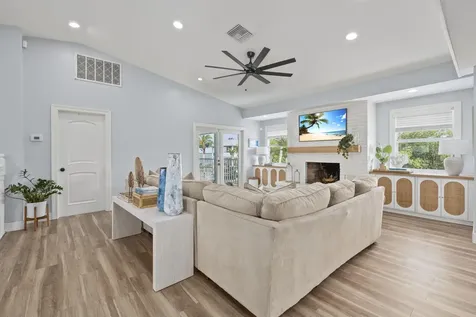473 Peninsula Drive Fort Pierce FL 34946