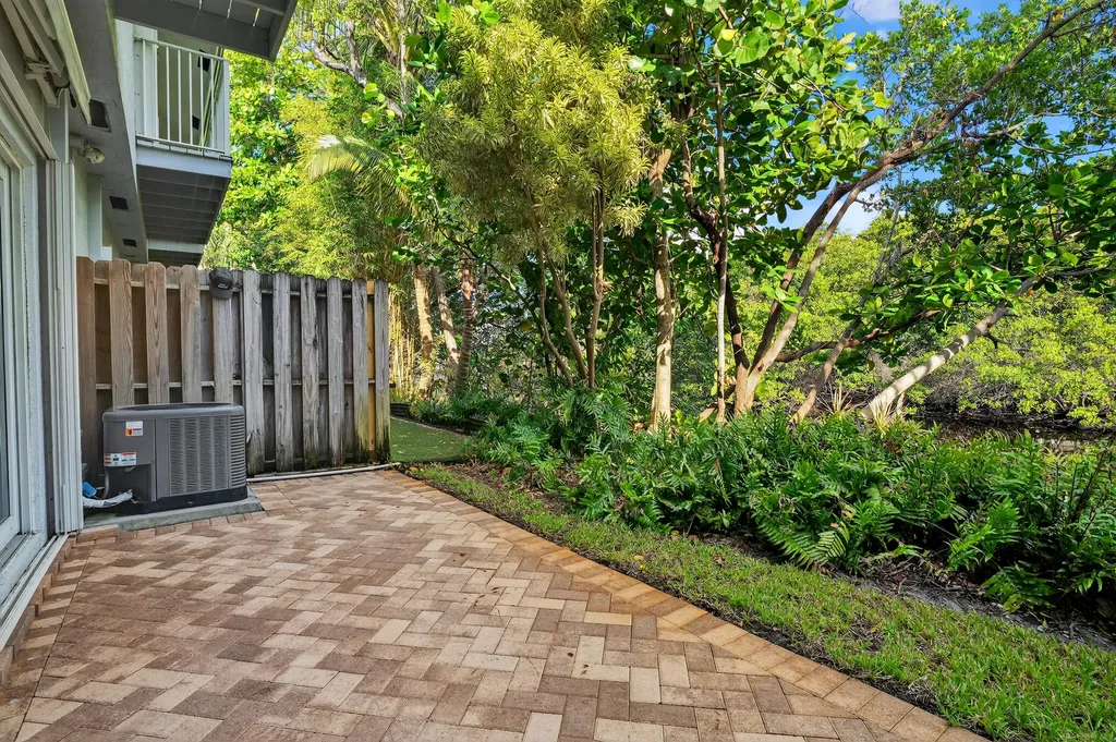 1777 NE 4th Avenue Fort Lauderdale FL 33305