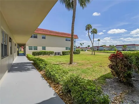 76 Royal Oak Drive Vero Beach FL 32962