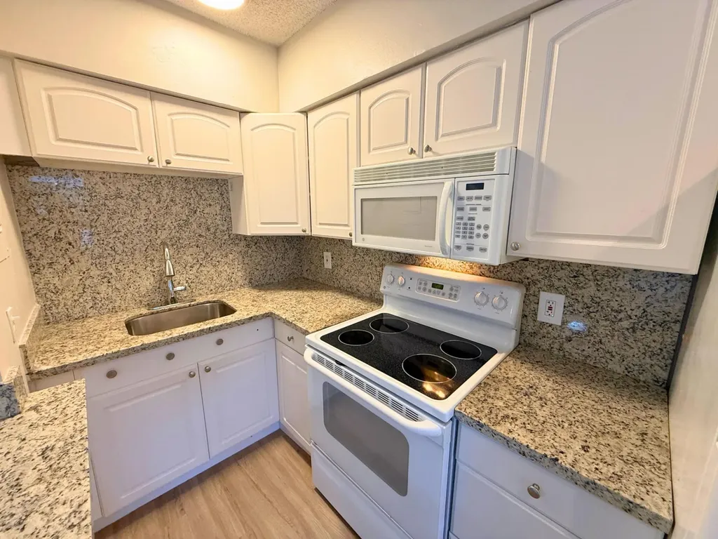 627 NE 10th Avenue Fort Lauderdale FL 33304