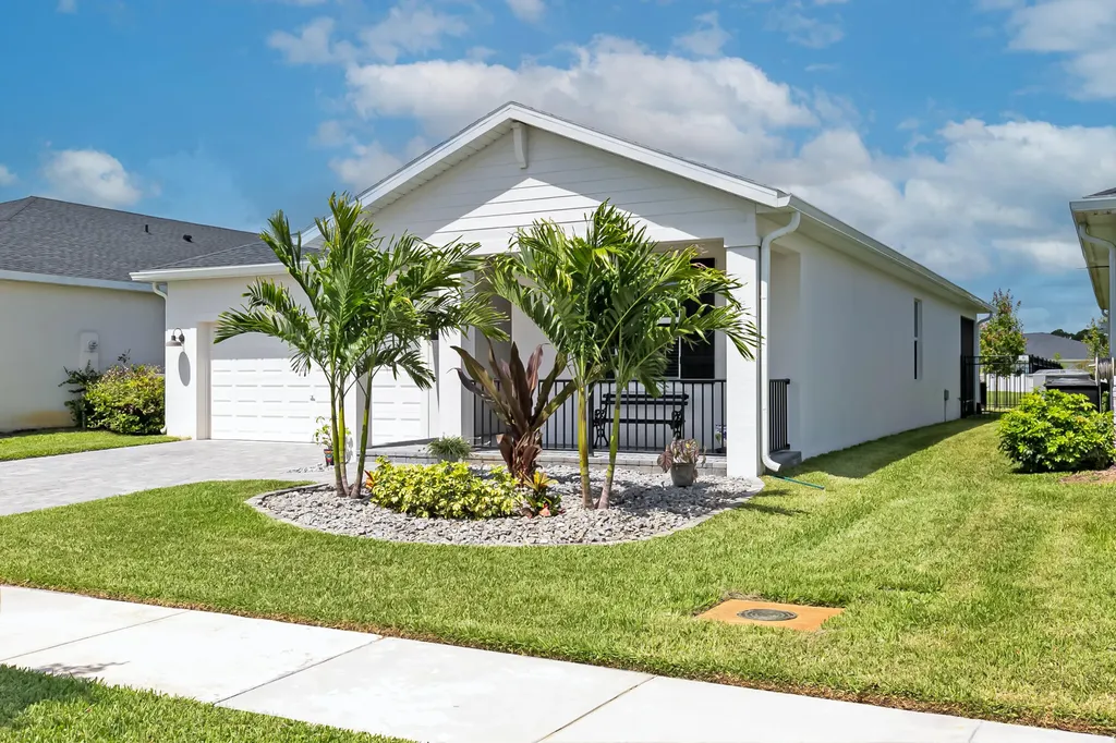 8667 Dahlia Circle Port St Lucie FL 34986