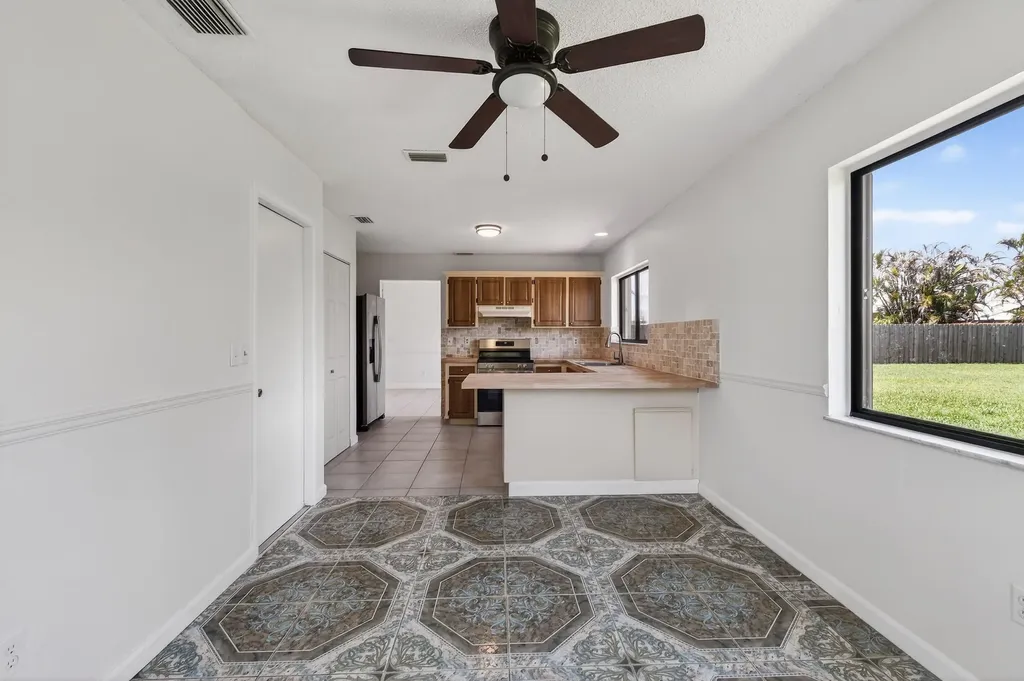 1502 SE Belcrest Street Port St Lucie FL 34952