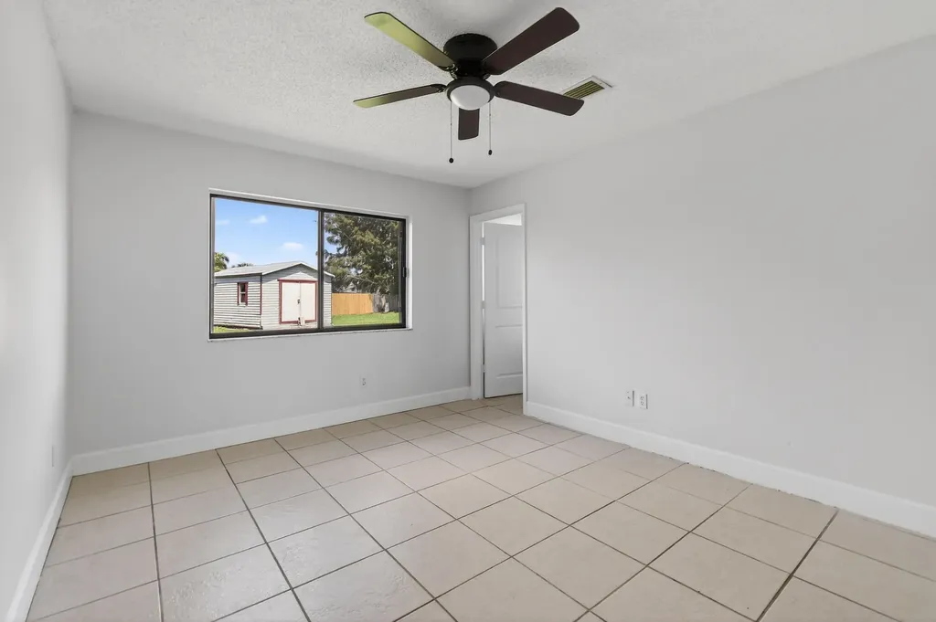 1502 SE Belcrest Street Port St Lucie FL 34952