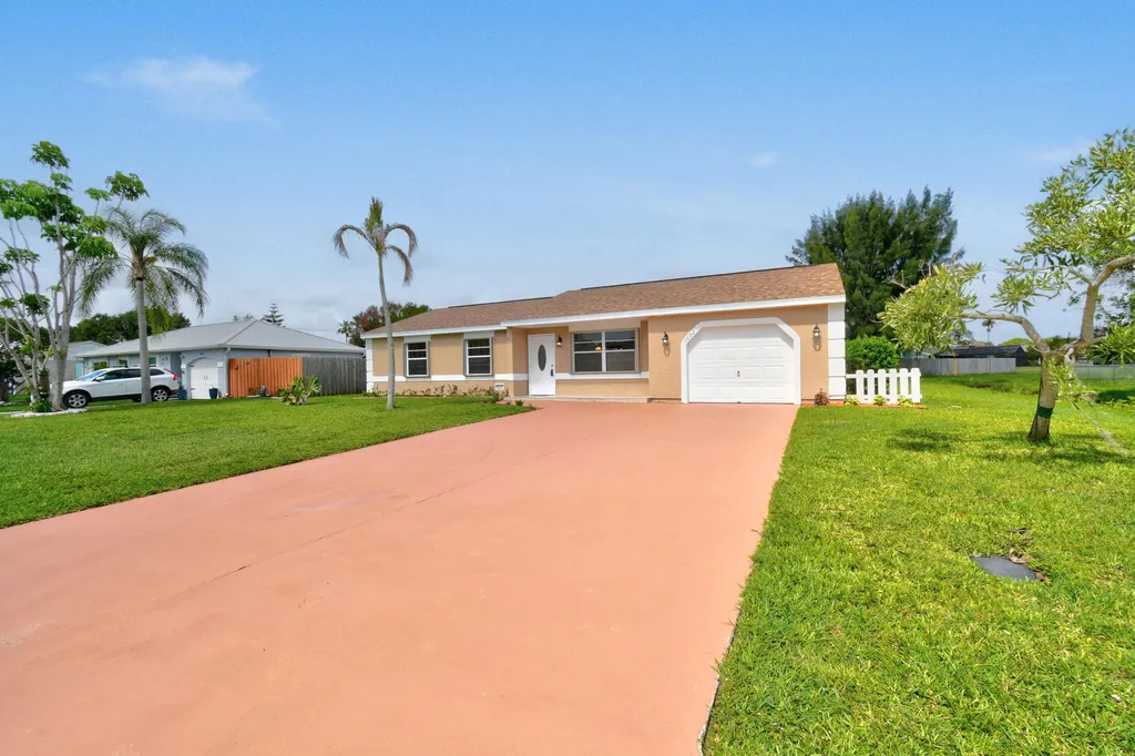 1502 SE Belcrest Street Port St Lucie FL 34952