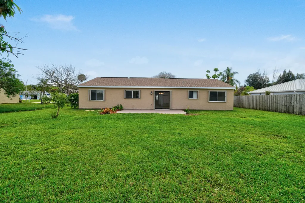 1502 SE Belcrest Street Port St Lucie FL 34952