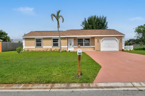 1502 SE Belcrest Street Port St Lucie FL 34952