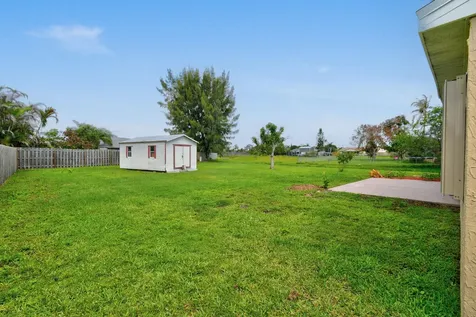 1502 SE Belcrest Street Port St Lucie FL 34952