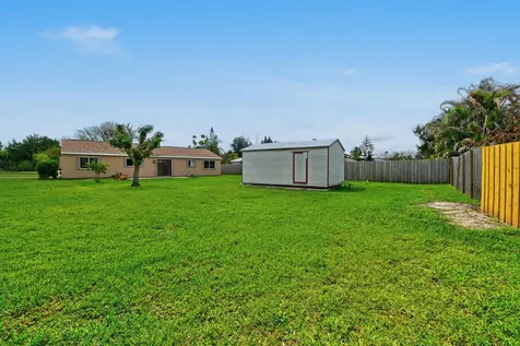 1502 SE Belcrest Street Port St Lucie FL 34952