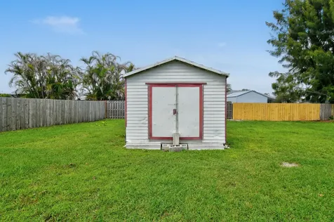 1502 SE Belcrest Street Port St Lucie FL 34952