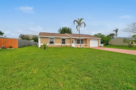 1502 SE Belcrest Street Port St Lucie FL 34952