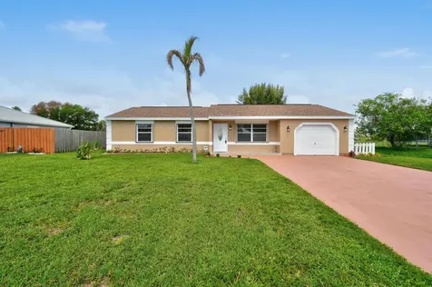 1502 SE Belcrest Street Port St Lucie FL 34952