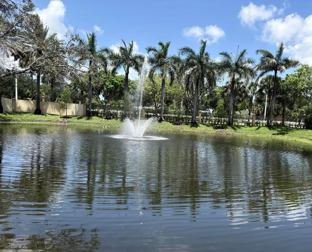 203 S Santa Catalina Circle North Lauderdale FL 33068