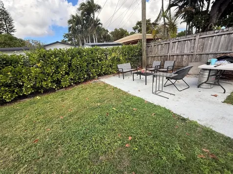 6041 SW 17th Street Miami FL 33155