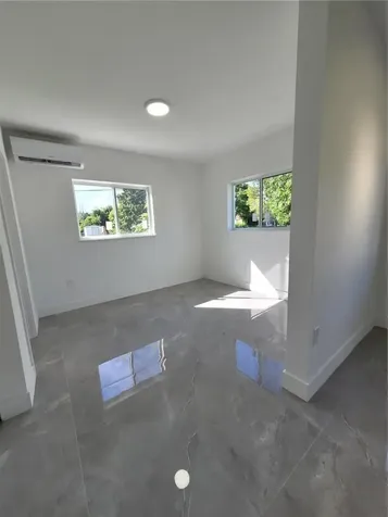 6041 SW 17th Street Miami FL 33155