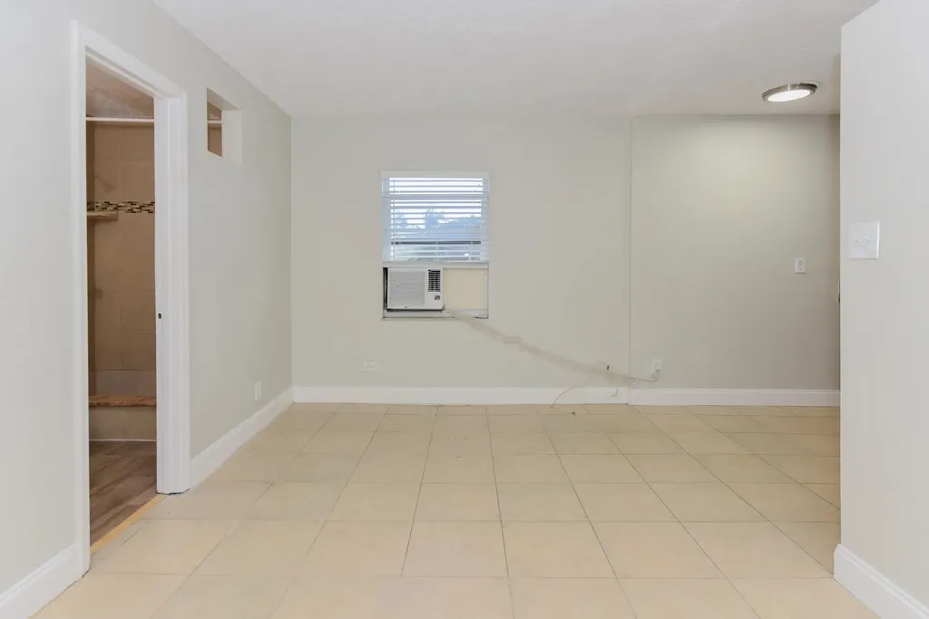 605 N Federal Highway Lake Worth Beach FL 33460