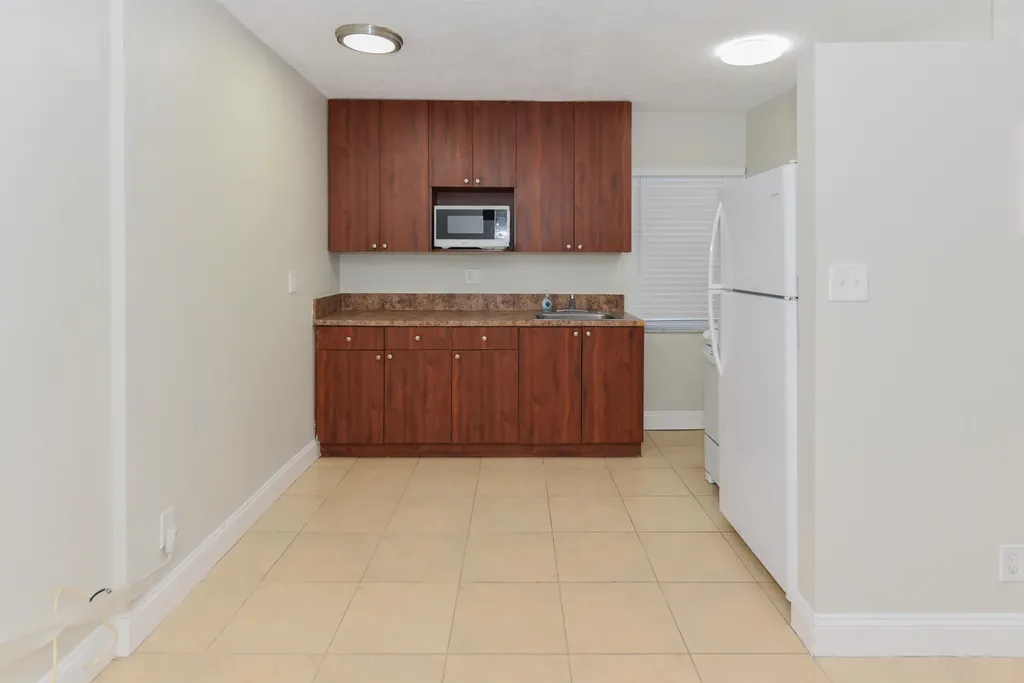 605 N Federal Highway Lake Worth Beach FL 33460