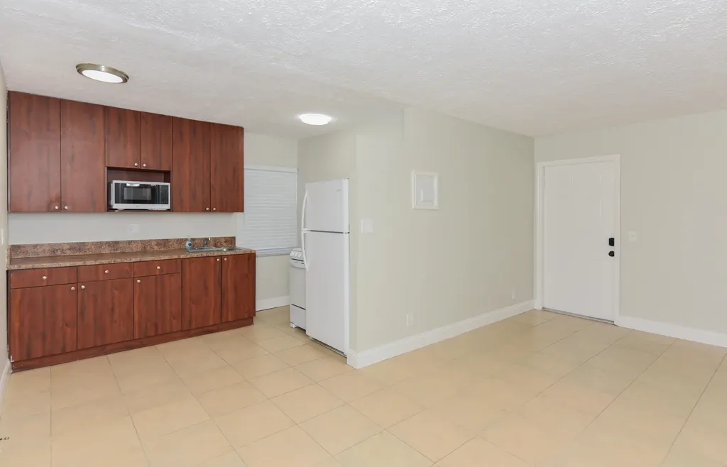 605 N Federal Highway Lake Worth Beach FL 33460