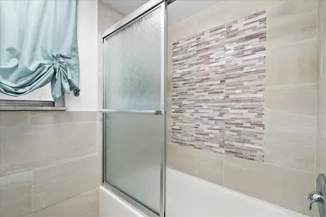 3755 Via Poinciana Greenacres FL 33467