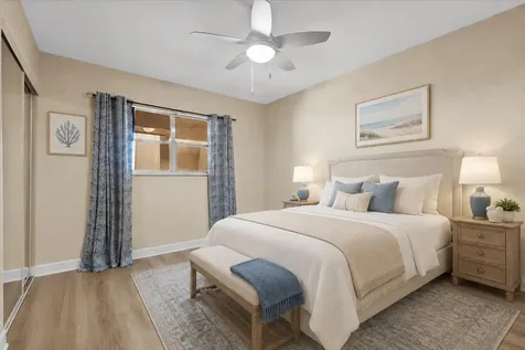 3755 Via Poinciana Greenacres FL 33467