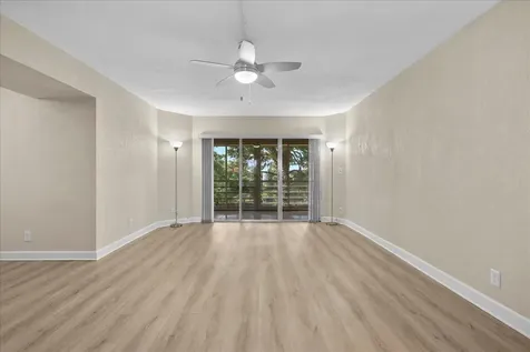3755 Via Poinciana Greenacres FL 33467