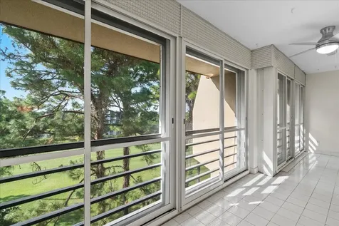 3755 Via Poinciana Greenacres FL 33467
