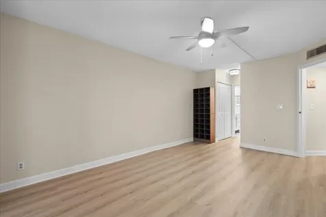 3755 Via Poinciana Greenacres FL 33467