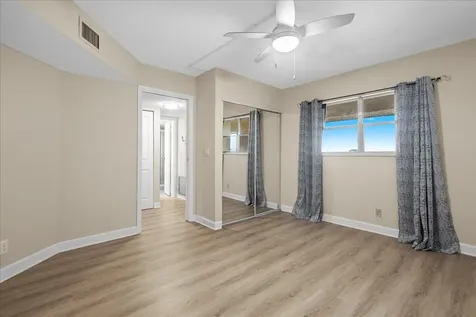 3755 Via Poinciana Greenacres FL 33467