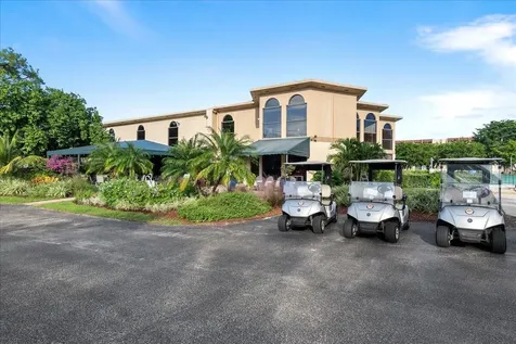3755 Via Poinciana Greenacres FL 33467