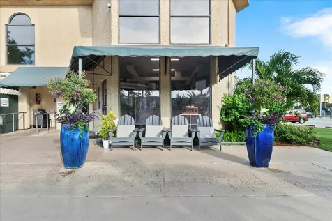 3755 Via Poinciana Greenacres FL 33467