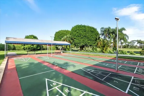 3755 Via Poinciana Greenacres FL 33467