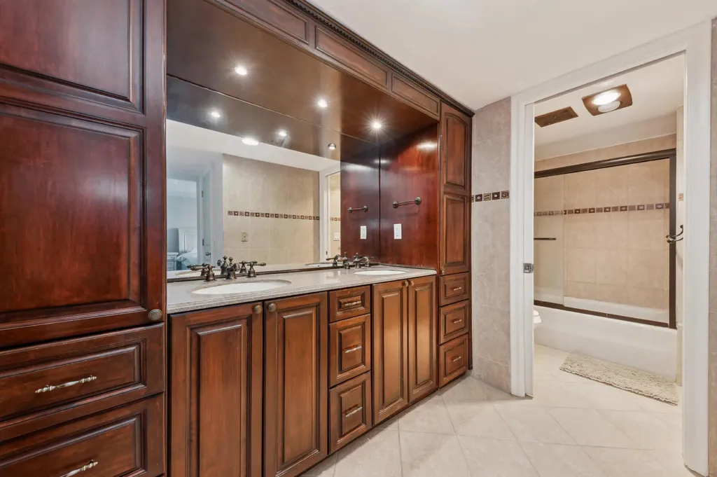 2400 Presidential Way West Palm Beach FL 33401