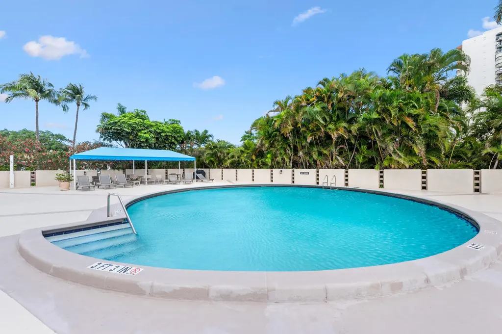 2400 Presidential Way West Palm Beach FL 33401