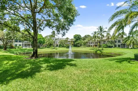 11863 Wimbledon Circle Wellington FL 33414