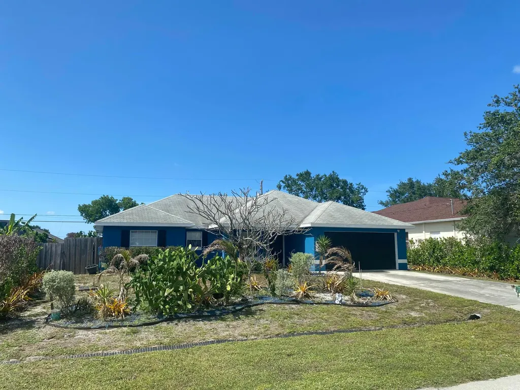701 SW Sarazen Avenue Port St Lucie FL 34953