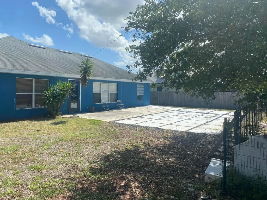 701 SW Sarazen Avenue Port St Lucie FL 34953