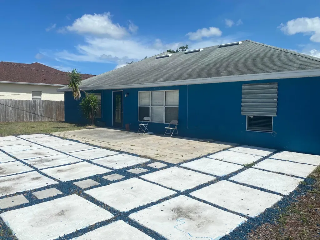 701 SW Sarazen Avenue Port St Lucie FL 34953