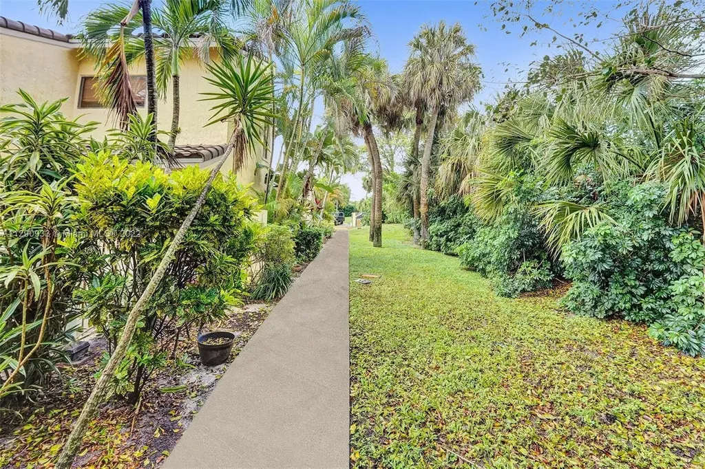 22322 Pineapple Walk Drive Boca Raton FL 33433