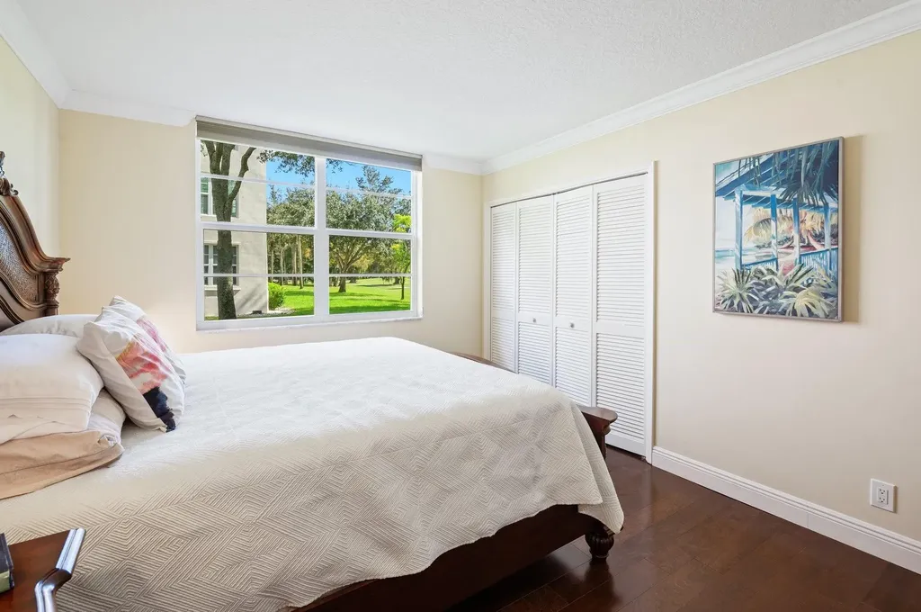 3700 Oaks Clubhouse Drive Pompano Beach FL 33069