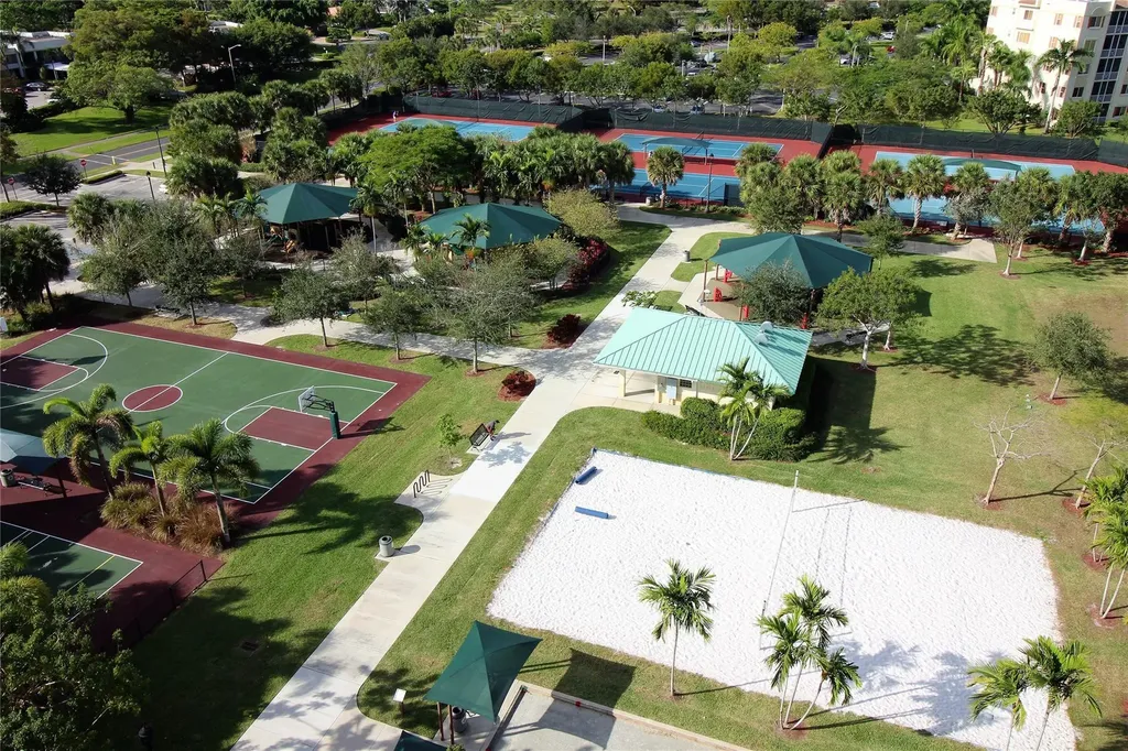 3700 Oaks Clubhouse Drive Pompano Beach FL 33069