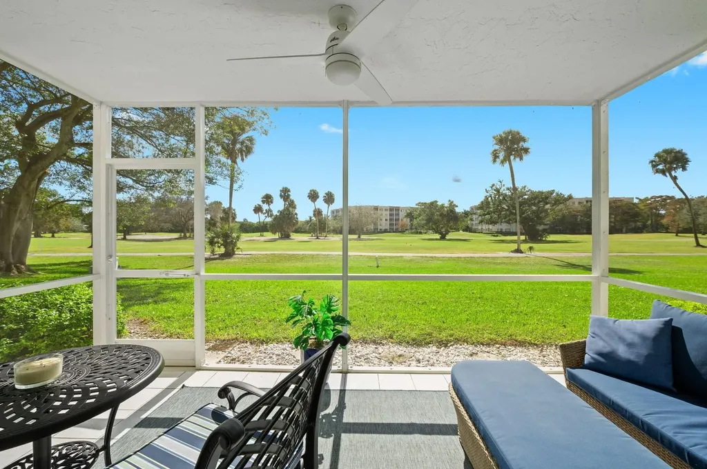 3700 Oaks Clubhouse Drive Pompano Beach FL 33069