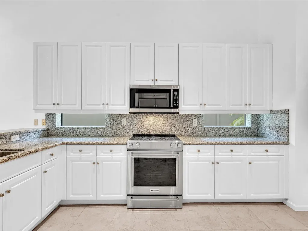 8005 Via Grande Boynton Beach FL 33437