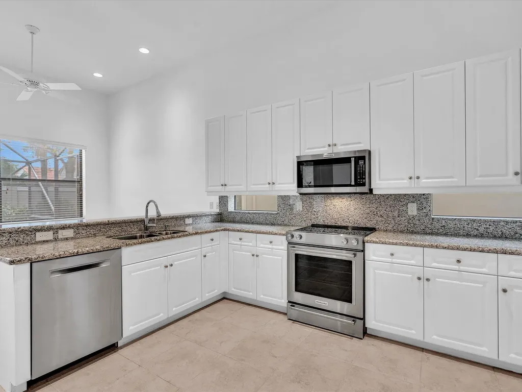 8005 Via Grande Boynton Beach FL 33437