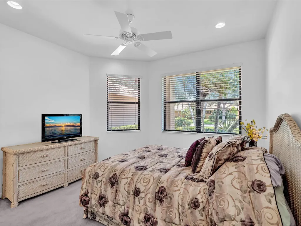 8005 Via Grande Boynton Beach FL 33437