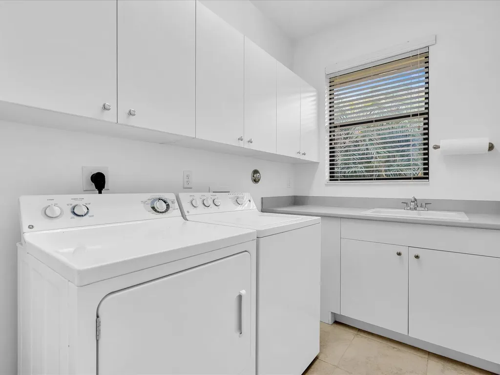 8005 Via Grande Boynton Beach FL 33437