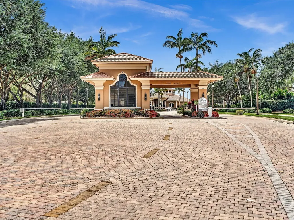 8005 Via Grande Boynton Beach FL 33437