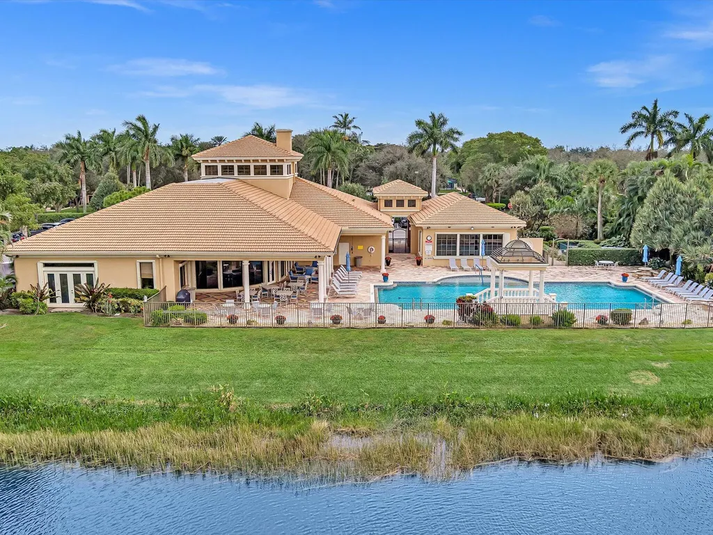 8005 Via Grande Boynton Beach FL 33437
